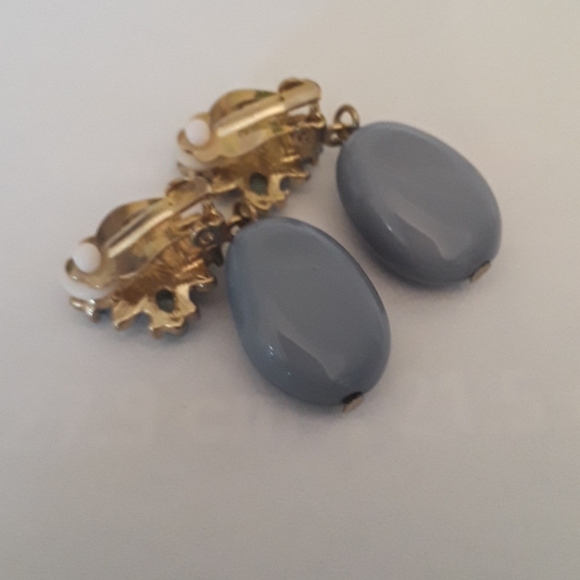 Clip Earrings - Picture 3 of 3